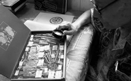 һλvʷώ̌W(xu)ҪϹXղءȻ25ǰһϷT̶ُ˃rs]н󱻾ҡ̎P1000Ԫ˕Γ(j)(sh)ʮö~RǧöXĐ֮܉򷵻@һȾ25ꡣ88qwٿһĐ֮
